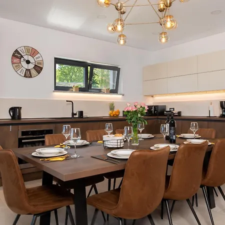 Luxury Callista Near Labin With Kids Playground, Fitness And Heated Pool Villa