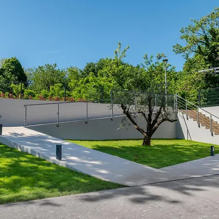 Luxury Callista Near Labin With Kids Playground, Fitness And Heated Pool Villa *