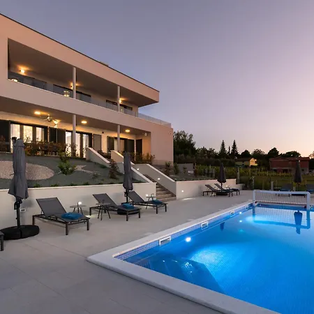 Villa Luxury Callista Near Labin With Kids Playground, Fitness And Heated Pool *