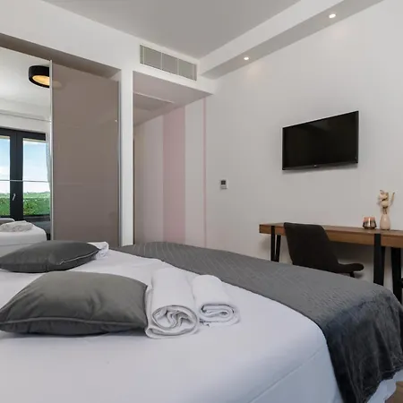 Vila Callista Near Labin For 10 Persons With Kids Playground, Fitness And Heated Pool