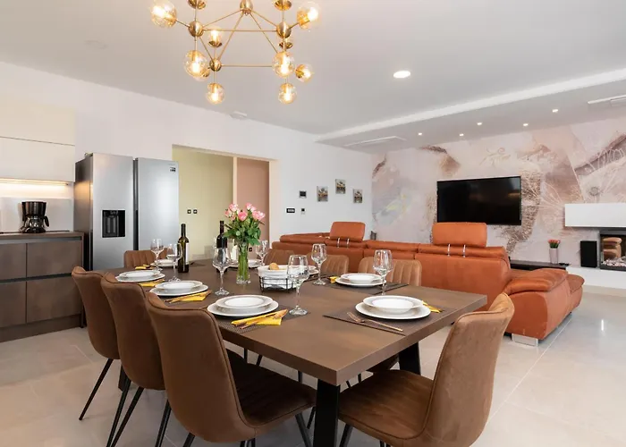 Villa Callista Near Labin For 10 Persons With Kids Playground, Fitness And Heated Pool Ruzici (Sveta Nedelja)